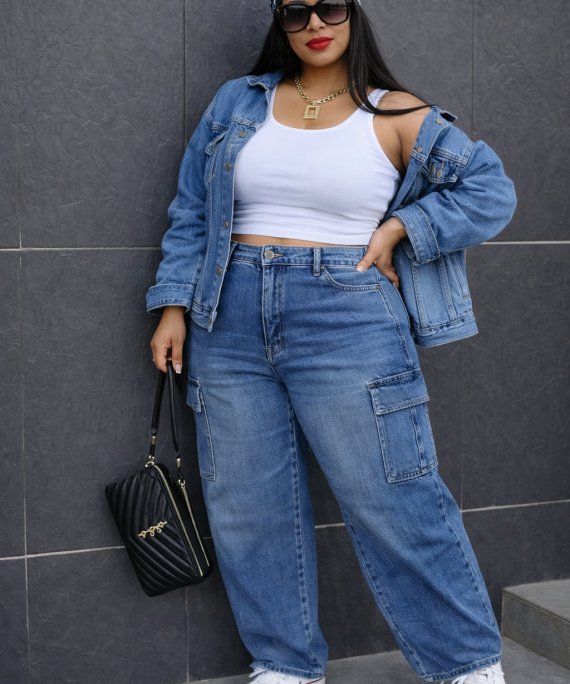 MOM JEANS MEZCLILLA CARGO BOTON DELANTERO