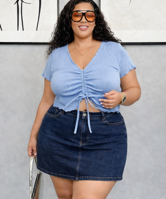 CROP TOP CON ARRUCHE TELA ACANALADA