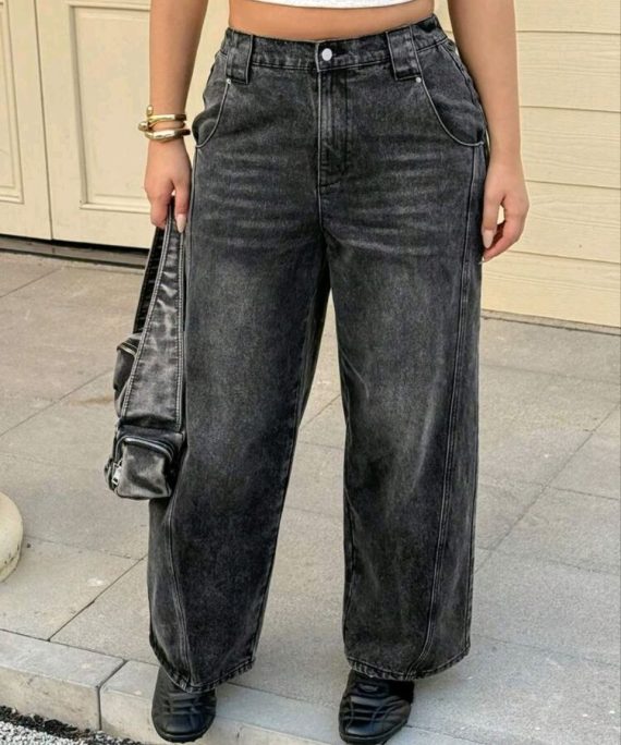 JEANS BOTA ANCHA CON ARRUCHE