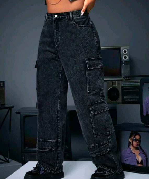 JEANS CARGO CON ARRUCHE