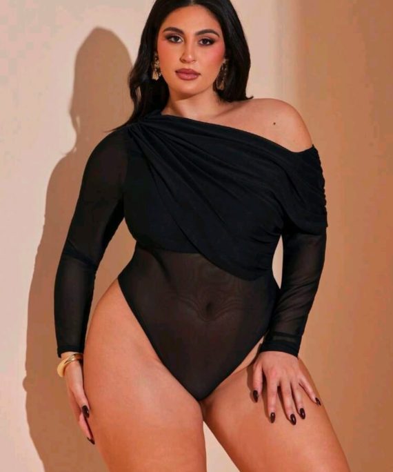 BODY MANGA LARGA TRANSPARENTE CON ARRUCHE EN HOMBROS