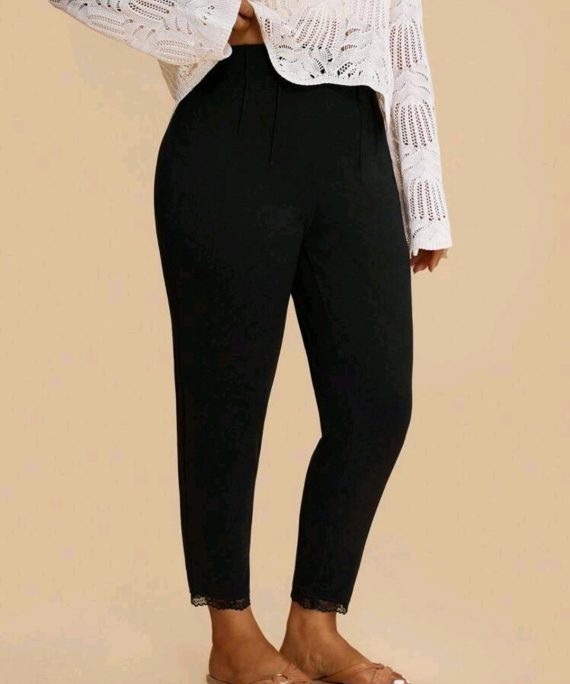 PANTALÓN CASUAL CON BLONDA EN EL TOBILLO